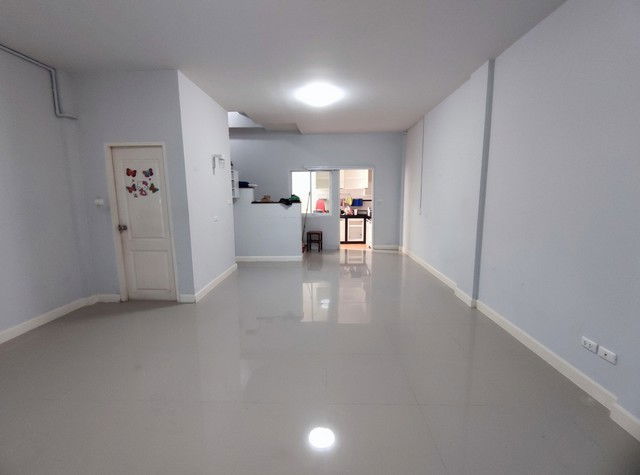 รูป HU7073 ทาวน์โฮมให้เช่า เดอะ ริช บิซโฮม สุขุมวิท 105 กรุงเทพมหานคร - รูปที่ 2/8