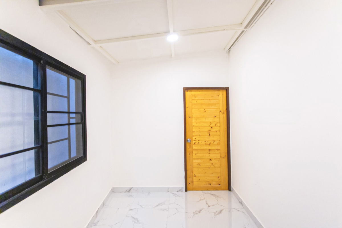 รูป ST0033 | ขาย HOME OFFICE 4 ชั้น BIGSIZE 🚆 MRT สุทธิสาร ≈ 1.5 กม. 💰 พิเศษเพียง 22 ลบ. 🎁 ฟรีค่าโอน - รูปที่ 7/36