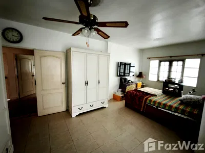 Houses for sale Lat Phrao Road : 6 Bedroom House for sale in Phlapphla, Bangkok  5922444