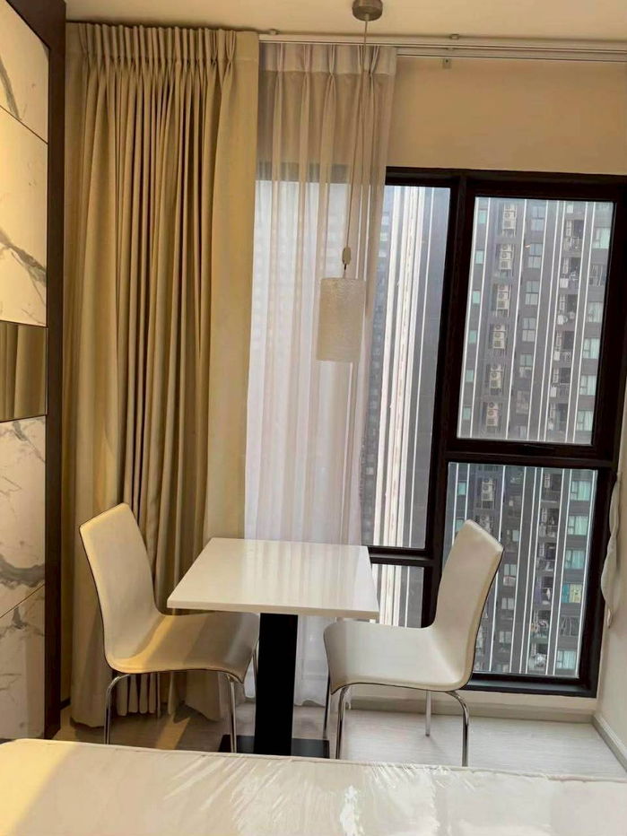 รูป 🍀ให้เช่าคอนโด Rhythm Asoke 1 ใกล้ MRT พระราม9  ห้องสวย เฟอร์ครบ. เช่าเพียง  14000- - รูปที่ 4/11