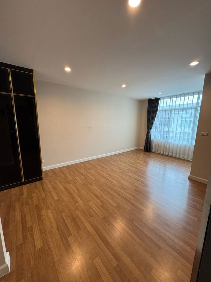 รูป 🏡✨ ขายทาวน์โฮม 3 ชั้น ทำเลรัตนาธิเบศร์ 🚇 ใกล้ MRT สายสีม่วง - รูปที่ 4/16