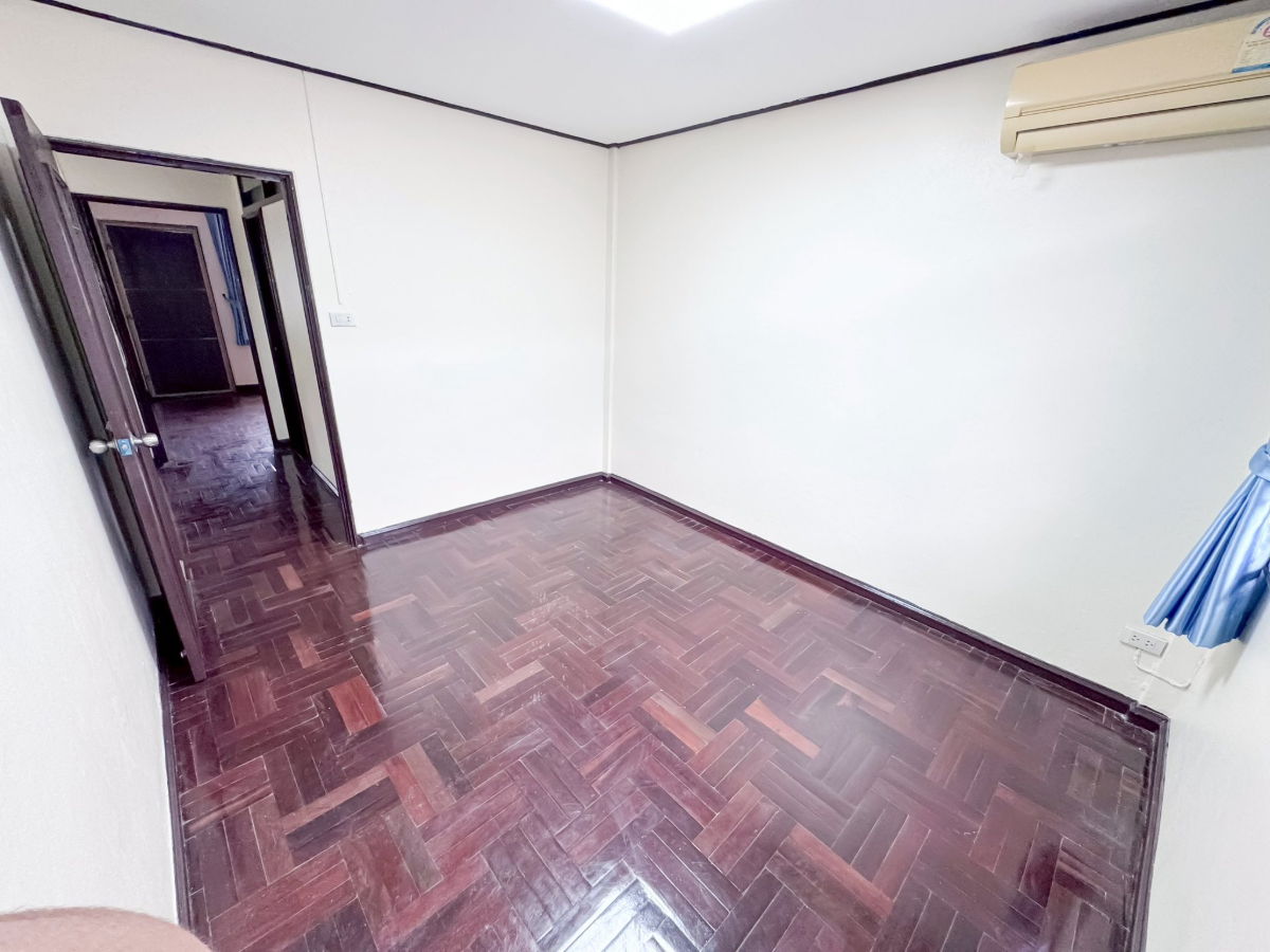 รูป 🏡 ให้เช่าบ้าน 2 ชั้น ห้วยขวาง รัชดา | 4 นอน | จดทะเบียนได้ | 35,000 บ./ด. - รูปที่ 16/21