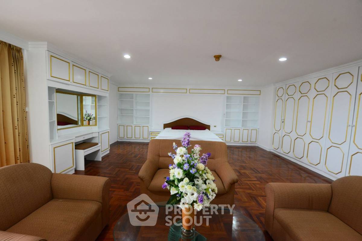 รูป คอนโด 3-ห้องนอน ที่ โอเรียลเต็ล ทาวเวอร์ คอนโดมิเนียม ใกล้ BTS เอกมัย (ID 510846) - รูปที่ 2/20