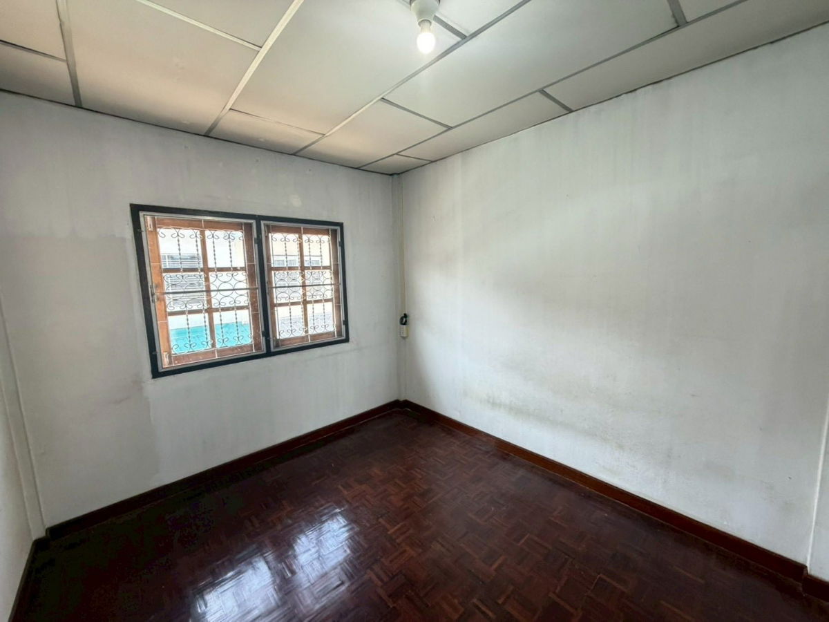 รูป ขายบ้านแฝด 2 ชั้น หมู่บ้านบัวทอง ขนาด 30 ตารางวา 3 ห้องนอน 1 ห้องน้ำ จอดรถได้ 2 คัน - รูปที่ 9/16