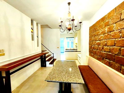 เช่าทาวน์โฮม BTS  รัชโยธิน : หรูมาก รัชดาภิเษก40-48 BTSรัชโยธิน 800 ม. ให้เช่าทาวน์เฮาส์ 3 ชั้น พร้อมเฟอร์ฯครบครัน 22ตร.วา. 264 ตร.ม. 4นอน 3 น้ำ โฮมออฟฟิศ