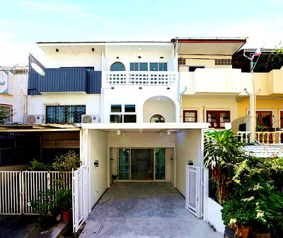 ทาวน์โฮม เขตทุ่งครุ : ทาวน์โฮม 3 ชั้น รีโนเวทใหม่ สไตล์มินิมอล   ประชาอุทิศ 62  ทุ่งครุ  ใกล้ทุ่งครุพลาซ่า 61