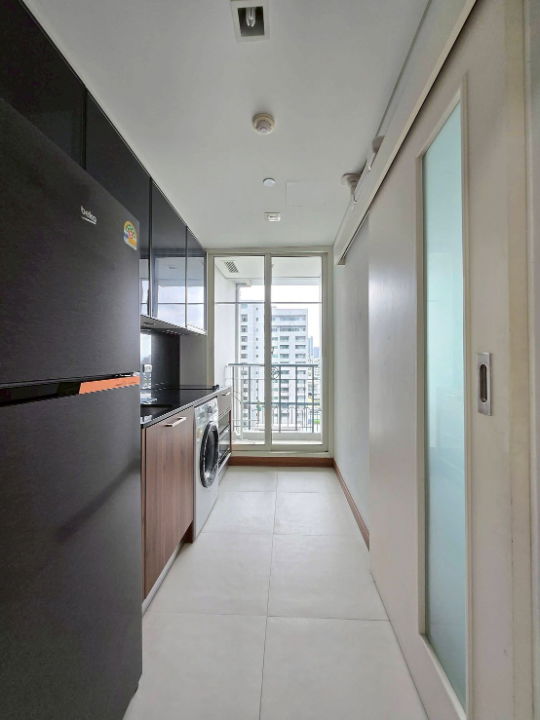 picture Ivy                             Thonglor - 3/6