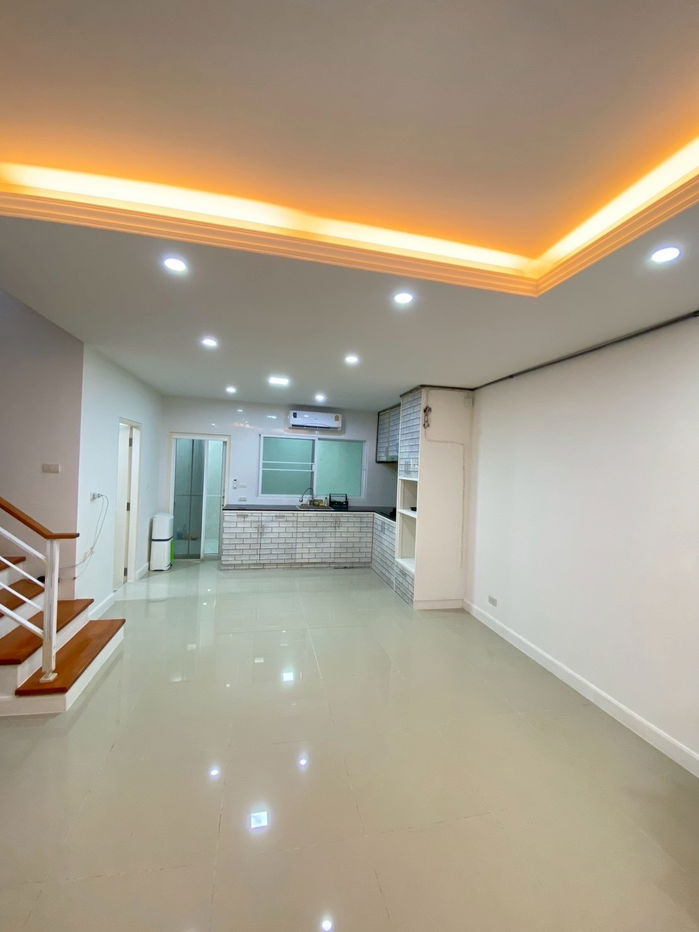 รูป T0039 | ขาย หมู่บ้านกลางเมือง เอสเซ้นส์ อ่อนนุช – วงแหวน 💰 ขายเพียง 2.89 ลบ.  - รูปที่ 6/18