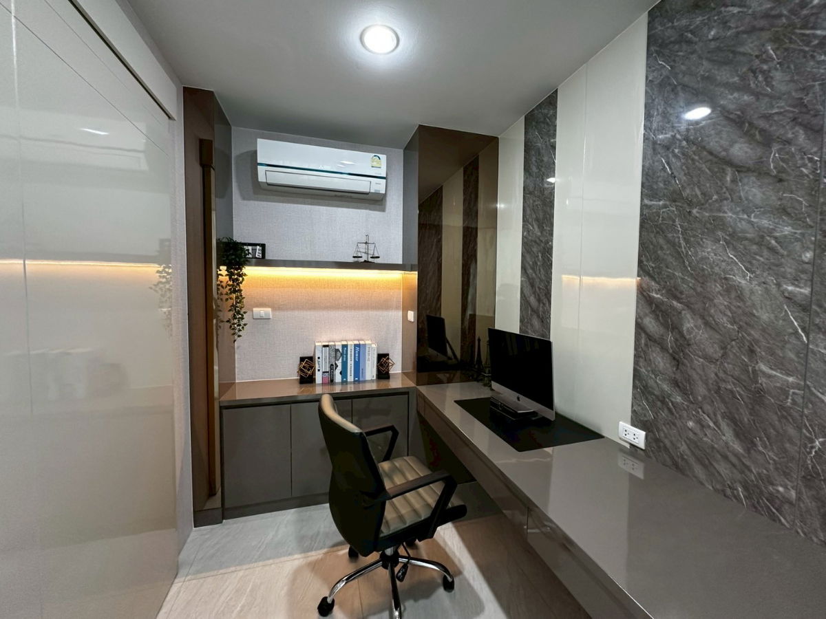 รูป ✨✨✨ทาวน์โฮม 4 ชั้น  หรูหรา มีระดับ พร้อมนวัตกรรมบ้านอัจฉริยะ รองรับ EV Charger ✨  เริ่มเพียง 18.70 ล้านบาท  - รูปที่ 13/16