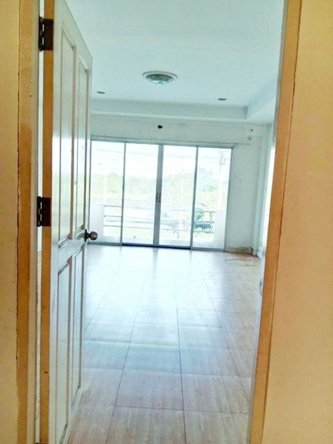 รูป ม.มหิดล ศาลายา 2.5 กม. 10 นอน เดอะศาลายา เลเชอร์ ปาร์ค 750 ม.ให้เช่าอาคารพาณิชย์ 4 ชั้น 2 คูหาตีทะลุกัน 42 ตร.วา. 670 ตร.ม. ริมถนนใหญ่ - รูปที่ 8/8