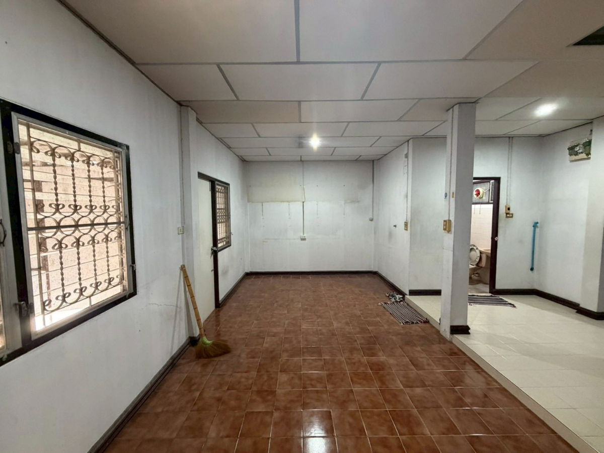 รูป ขายบ้านแฝด 2 ชั้น หมู่บ้านบัวทอง ขนาด 30 ตารางวา 3 ห้องนอน 1 ห้องน้ำ จอดรถได้ 2 คัน - รูปที่ 6/16