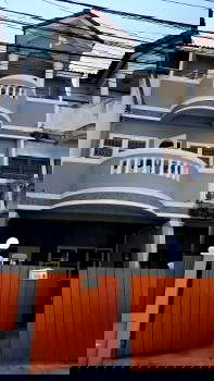 ทาวน์โฮม ถนนคลองหลวง : ขายทาวน์โฮม 3 ชั้น หมู่บ้านพรทวีวัฒน์ 1 ใกล้ ม. กรุงเทพ ม.ธรรมศาสตร์ ตลาดไท ตกแต่งเรียบร้อย พร้อมเข้าอยู่