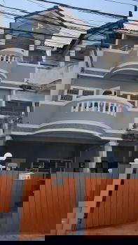 ขายทาวน์โฮม 3 ชั้น หมู่บ้านพรทวีวัฒน์ 1 ใกล้ ม. กรุงเทพ ม.ธรรมศาสตร์ ตลาดไท ตกแต่งเรียบร้อย พร้อมเข้าอยู่