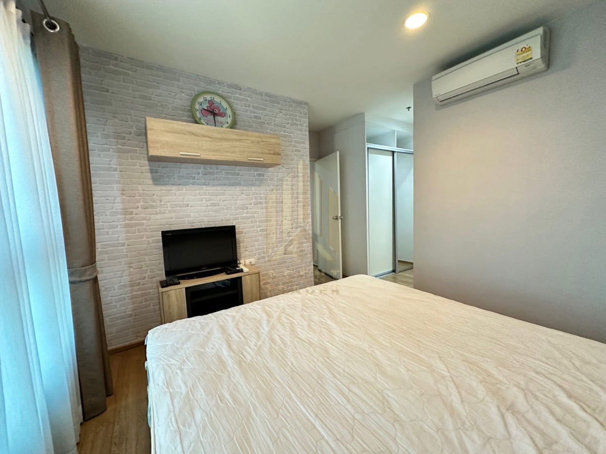 picture Fuse Chan -                  Sathorn  - 10/16