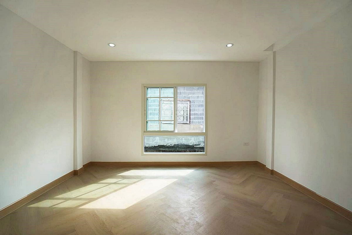 รูป ทาวน์โฮม 3 ชั้น รีโนเวทใหม่ สไตล์มินิมอล   ประชาอุทิศ 62  ทุ่งครุ  ใกล้ทุ่งครุพลาซ่า 61 - รูปที่ 20/22