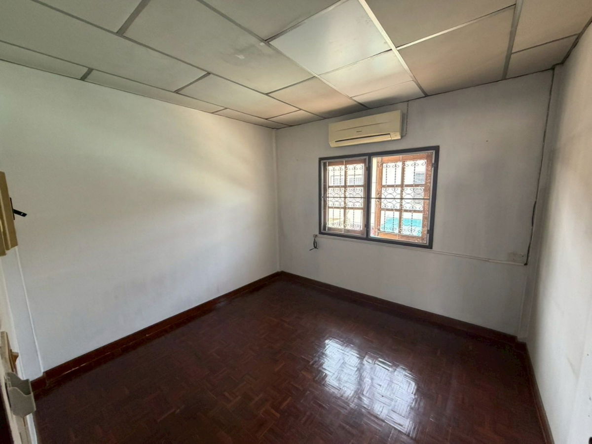 รูป ขายบ้านแฝด 2 ชั้น หมู่บ้านบัวทอง ขนาด 30 ตารางวา 3 ห้องนอน 1 ห้องน้ำ จอดรถได้ 2 คัน - รูปที่ 11/16