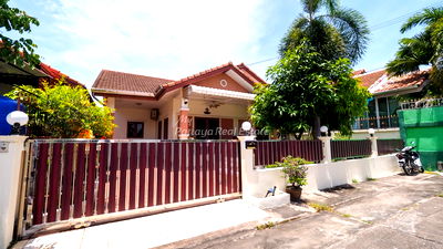 Houses for sale Chonburi : Thai Name - 3 Bedrooms Pool Villa for sale in Mu Ban Phatson HEBPS01