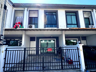 เช่าทาวน์โฮม ชลบุรี : ให้เช่าทาวน์โฮมใหม่ ม.เดอะเซ็นทร้ลฮิลล์ สวนเสือ ศรีราชา