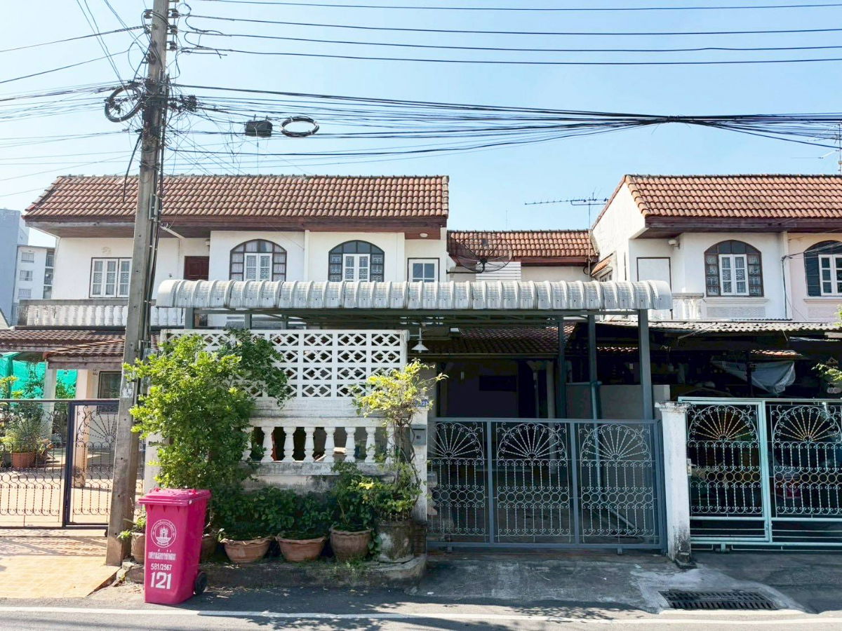 รูป ขายบ้านแฝด 2 ชั้น หมู่บ้านบัวทอง ขนาด 30 ตารางวา 3 ห้องนอน 1 ห้องน้ำ จอดรถได้ 2 คัน - รูปที่ 1/16