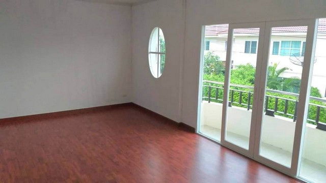 รูป ให้เช่าบ้านเดี่ยว2ชั้น 60ตรว.อยู่ถนนวงแหวนลำลูกกาคลอง 5 ใกล้ตลาดมารวย - รูปที่ 6/8