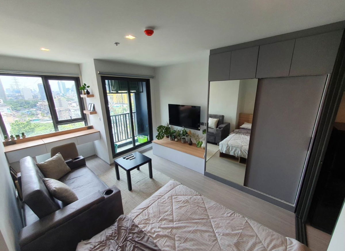 picture Life                         Ladprao  - 1/9