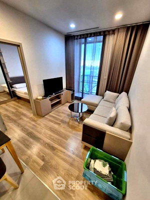 คอนโดให้เช่า : คอนโด 2 ห้องนอน ชั้น 32 ที่ Oka Haus Sukhumvit 36 ใกล้ BTS ทองหล่อ (ID 2460768)