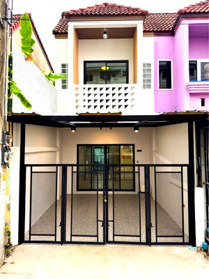 ทาวน์โฮม เขตหนองแขม : 🏡 𝗛𝗢𝗨𝗦𝗘 𝗙𝗢𝗥 𝗦𝗔𝗟𝗘 | ทาวน์เฮาส์ 2 ชั้น Baan Saralporn หมู่บ้านสรัลพร ราคาดี ต่ำกว่า 2 ล้าน เขตหนองแขม ⚡️