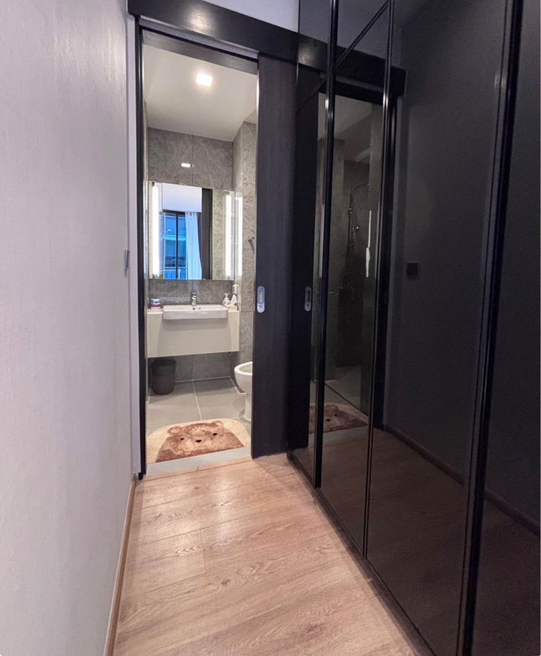 picture Noble Around                     Ari  - 9/10