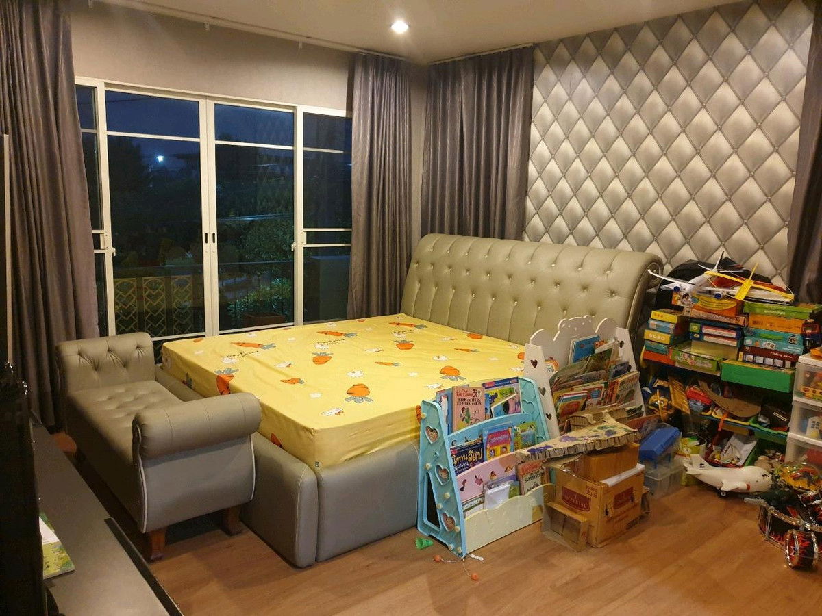 รูป 🏡 บ้านเดี่ยว 2 ชั้น พัฒนาการ –  พร้อมเข้าอยู่  📍 ทำเลพัฒนาการ 🌳 วิว สวน 🏊‍♂️ สระว่ายน้ำในหมู่บ้าน - รูปที่ 7/23