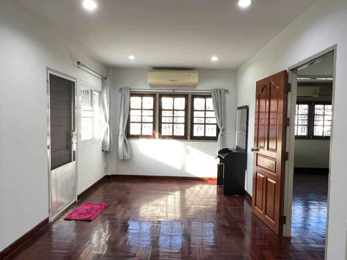 รูป เช่า ให้เช่า ปล่อยเช่า บ้าน โชคชัย 4 ซอย 22 ใกล้กองปราบเก่า ราคาถูก ไม่เกิน 30,000 บาท สนใจ Line: @951qfbfi - รูปที่ 6/25