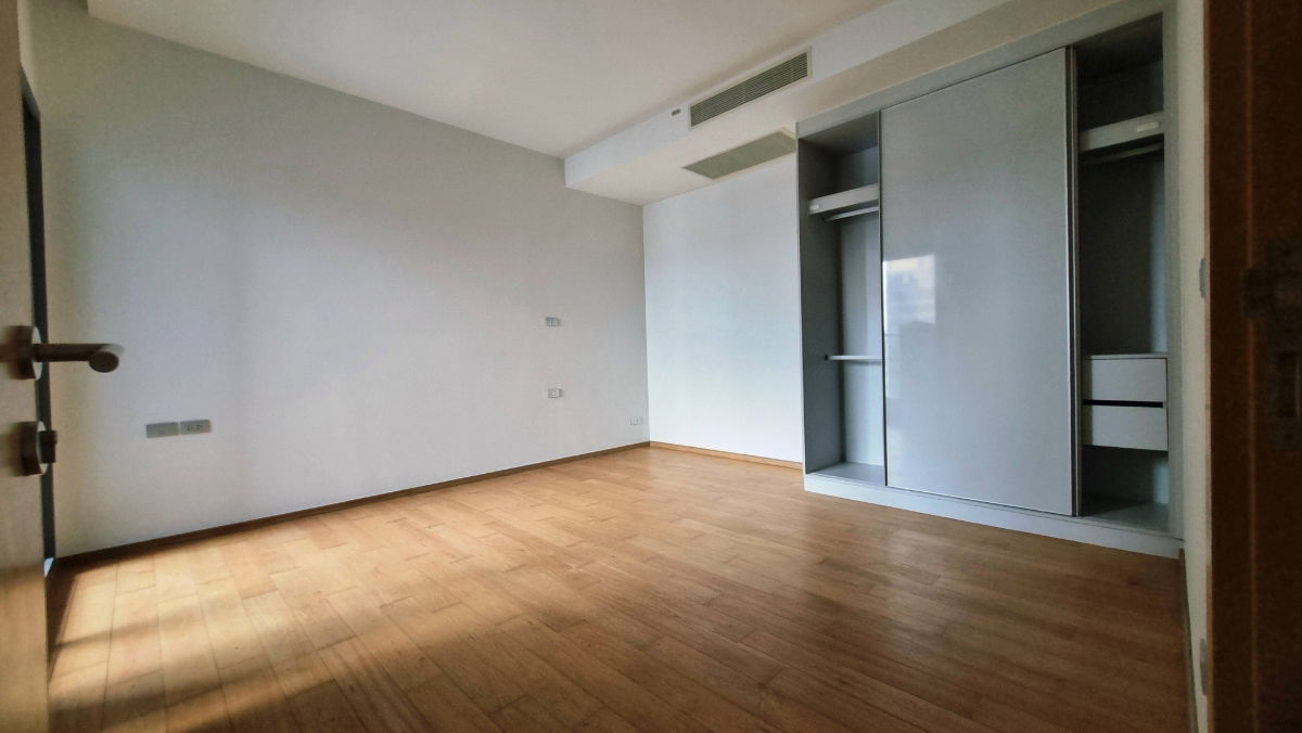 picture For rent: Hyde Sukhumvit 13, beautiful unit, 2 bedrooms, spacious study room, high floor, city view, near BTS Nana. RW007324  - 4/11