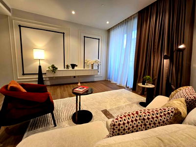 คอนโดให้เช่า : เช่าคอนโด Muniq Langsuan/มิวนีค หลังสวน (D6812023)  ID Line : @condo101