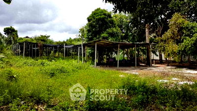 เช่าที่ดิน วิทยาลัยพณิชยการเชตุพน : ที่ดินสำหรับปล่อยเช่า 960 ตารางเมตร แถว ใน บางปะกอก (ID 2504642)