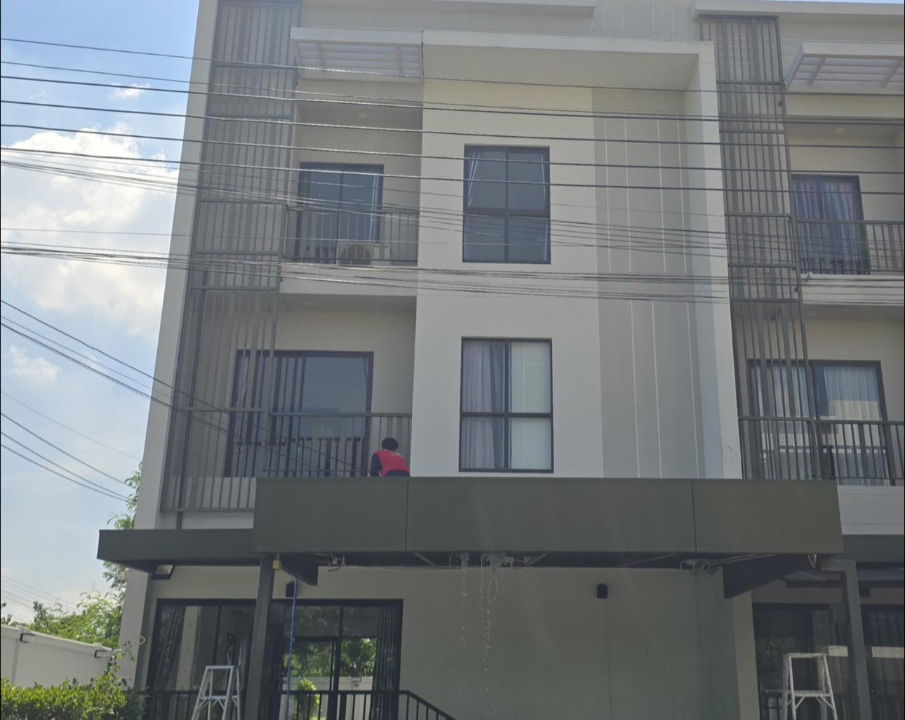 รูป ให้เช่า โครงการ Villa Albero (บางกอกแลนด์) กรุงเทพกรีฑา ติดถนนกรุงเทพกรีฑาทั้งเส้นเก่า และเส้นตัดใหม่ เข้าได้ทั้ง 2 ด้าน RW007328  - รูปที่ 2/13