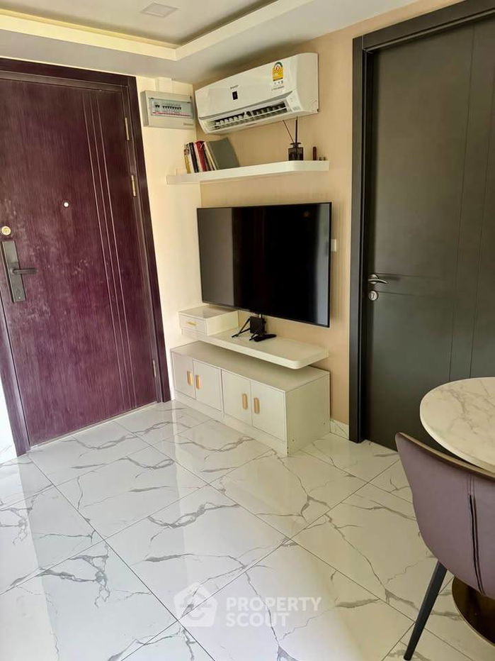 รูป คอนโด 1-ห้องนอน ที่ อาคาเดีย เซ็นเตอร์ สูท ใกล้ ถนนพระตำหนัก พัทยา (ID 2501980) - รูปที่ 3/10