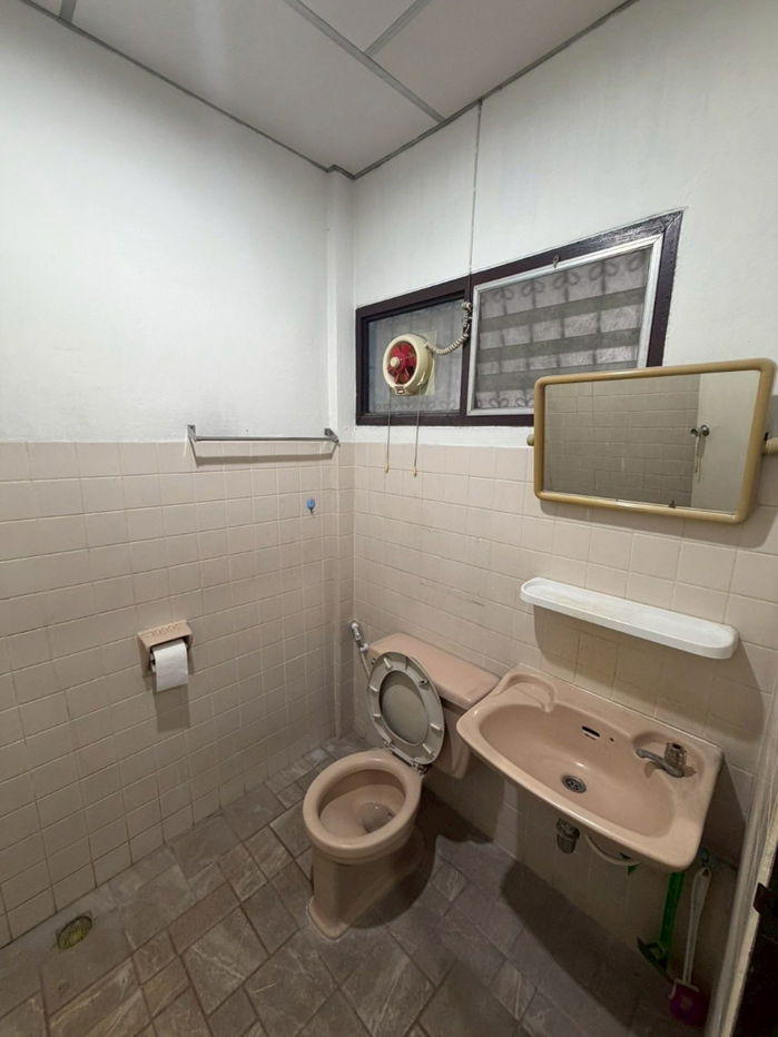 รูป ขายบ้านแฝด 2 ชั้น หมู่บ้านบัวทอง ขนาด 30 ตารางวา 3 ห้องนอน 1 ห้องน้ำ จอดรถได้ 2 คัน - รูปที่ 13/16