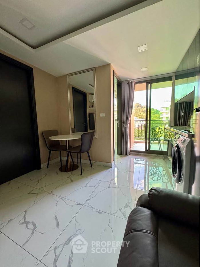 รูป คอนโด 1-ห้องนอน ที่ อาคาเดีย เซ็นเตอร์ สูท ใกล้ ถนนพระตำหนัก พัทยา (ID 2501980) - รูปที่ 2/10