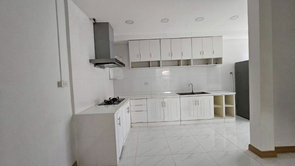 รูป เช่า ให้เช่า ปล่อยเช่า บ้าน ห้วยขวาง หมู่บ้านอยู่เจริญ ราคาถูก สนใจ Line: @951qfbfi - รูปที่ 2/16