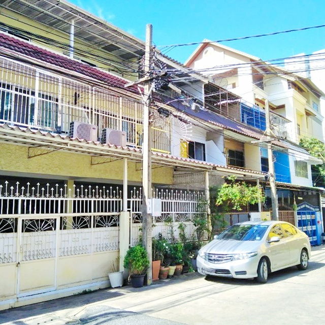 รูป พระแม่มารี สาธุประดิษฐ์45-53 BRTวัดดอกไม้1.1 กม. ใทาวน์เฮาส์ 3 ชั้น 16 ตร.วา. 190 ตร.ม. 3 นอน 3 น้ำ ตลาดบางโพงพาง 800 ม. - รูปที่ 1/8