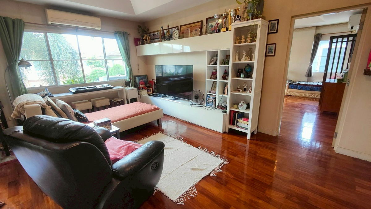 รูป บ้านเดี่ยวหรู ลดาวัลย์ รามอินทรา กม.2 — ทำเลศักยภาพ ใกล้ BTS ลาดปลาเค้า - รูปที่ 13/17