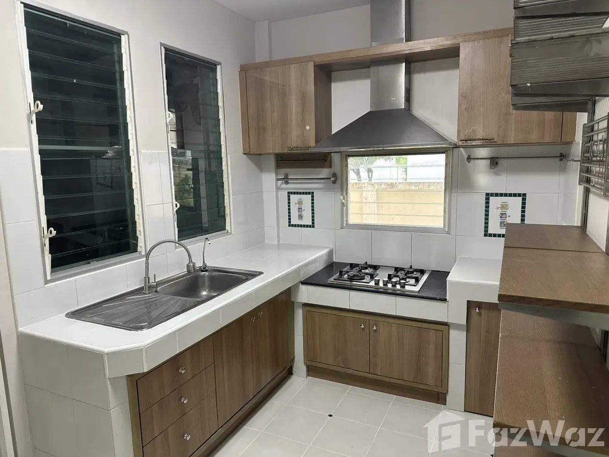 picture For Sale / Rent: Fully Renovated House (Corner Plot 5945909 - 4/41