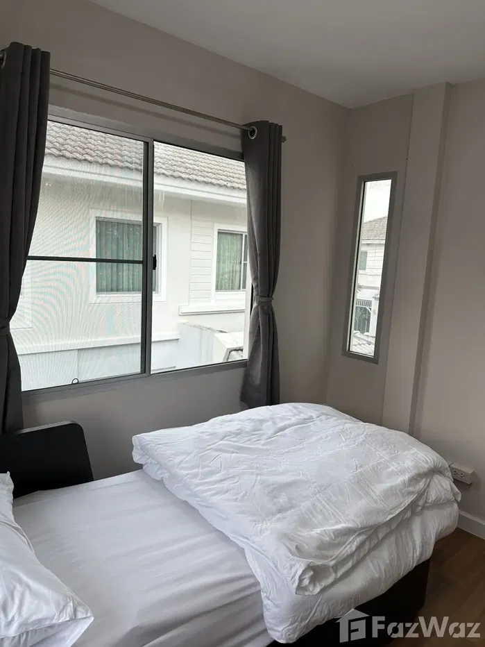 picture For Sale / Rent: Fully Renovated House (Corner Plot 5945909 - 21/41