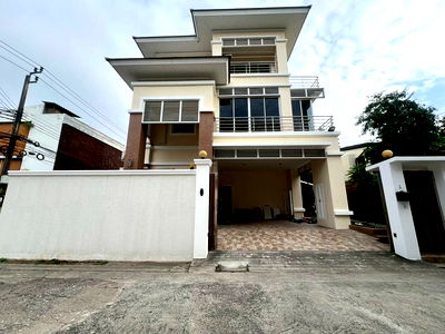 บ้านเดี่ยวให้เช่า : ให้เช่า บ้านเดี่ยวหรู สุขุมวิท พระโขนง ปรีดีย์ 7 นอน 5 น้ำ 72 ตร.ว.