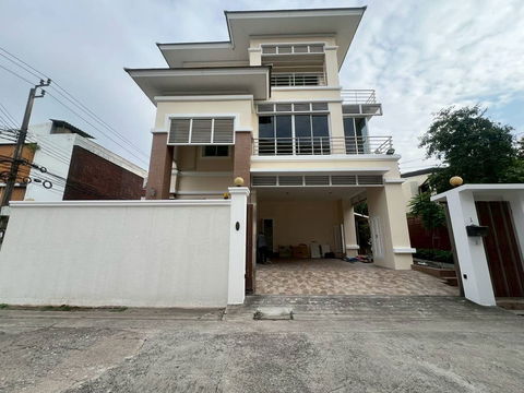 出租 素坤逸核心地段 稀有独栋别墅 Pridi Banomyong 14