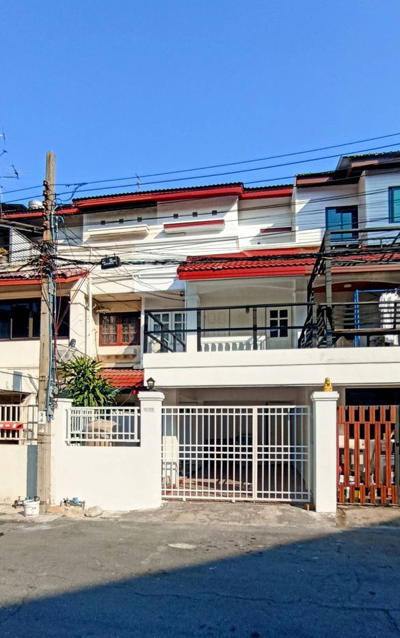 รูป (224AGJD) ทาวน์โฮม ลาดพร้าว 128/1 ใกล้ถนนใหญ่ 50 เมตร | พื้นที่กว้างและการเดินทางสะดวกสบาย |คุณเจษฎ์089-987-2251|LINE:@HatcheryAgent - รูปที่ 1/11