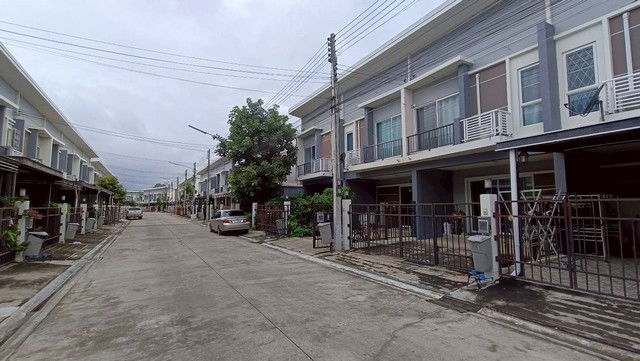 picture FOR SALE  TOWNHOUSE PROPERTY  1969000 BAHT. - 3/8