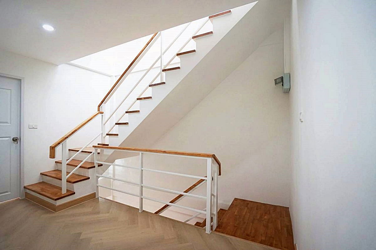 รูป ทาวน์โฮม 3 ชั้น รีโนเวทใหม่ สไตล์มินิมอล   ประชาอุทิศ 62  ทุ่งครุ  ใกล้ทุ่งครุพลาซ่า 61 - รูปที่ 12/22