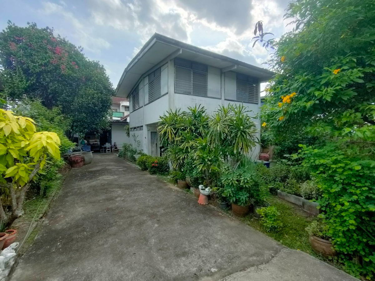 รูป 🏡ขายขาดทุน คุ้มมาก บ้านเดี่ยว 2 หลัง ในที่ดินเดียวกัน ทำเลอ่อนนุช เดินทางสะดวก ใกล้ BTS 🌿 - รูปที่ 4/11