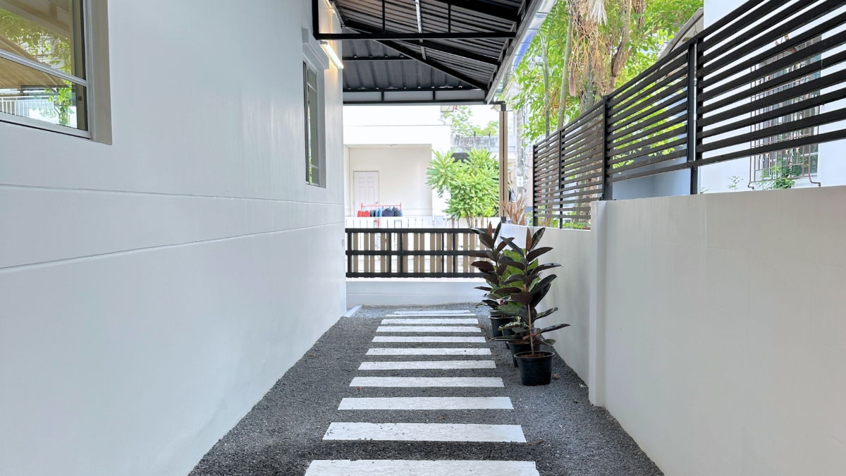 รูป บ้านรีโนเวทใหม่ทั้งหลัง พร้อมอยู่ บ้านพร้อมพัฒน์ 1 รามอินทรา ถนนปัญญาอินทรา (หทัยราษฎร์ 39)ใกล้ซาฟารีเวิลด์ - รูปที่ 8/16