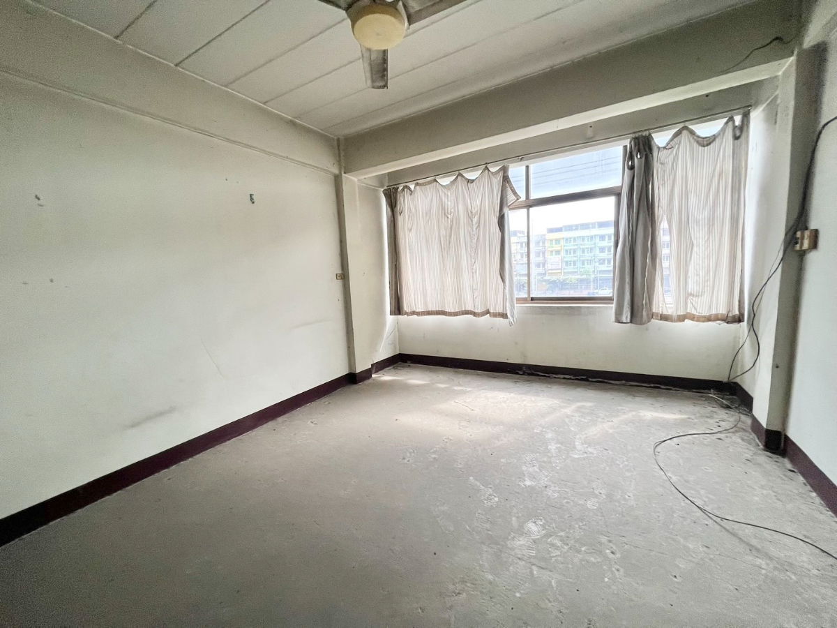 รูป ขายอาคารพาณิชย์ 4.5 ชั้น ติดถนนพระราม 2 ใกล้ทางด่วน ราคา 5.99 ล้าน - รูปที่ 7/7